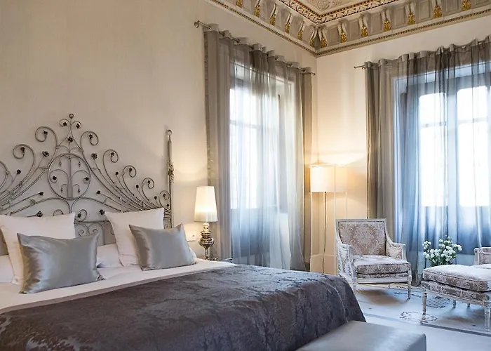 Mejores Hoteles de Lujo en Granada con Jacuzzi Privado