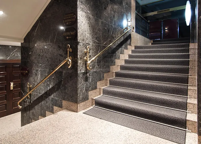 Mejores hoteles cerca estación tren Oviedo